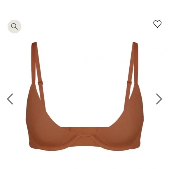 SKIMS FITS EVERYBODY
SCOOP PLUNGE BRA
Bronze - Picture 2 of 4